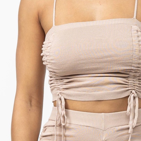 Shirring Tied Crop Top and Side Shirring Short Set - Picture 6 of 7